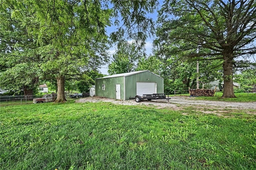 210 Elm Street — photo 17