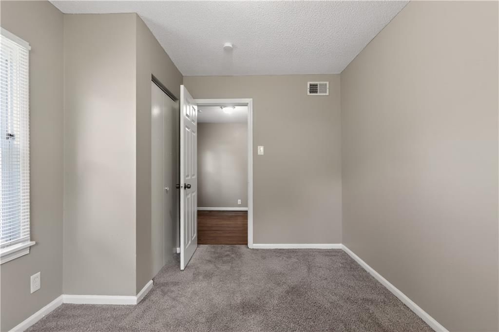 816 S Logan Avenue — photo 6