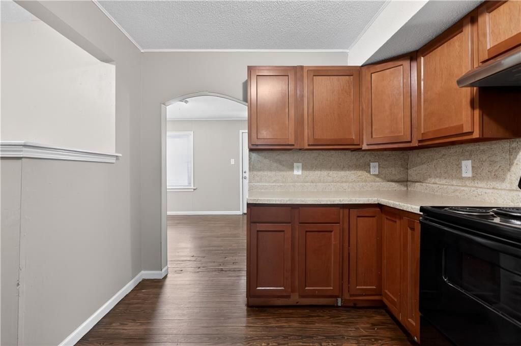 816 S Logan Avenue — photo 8