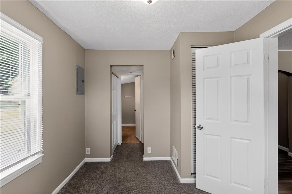 816 S Logan Avenue — photo 9