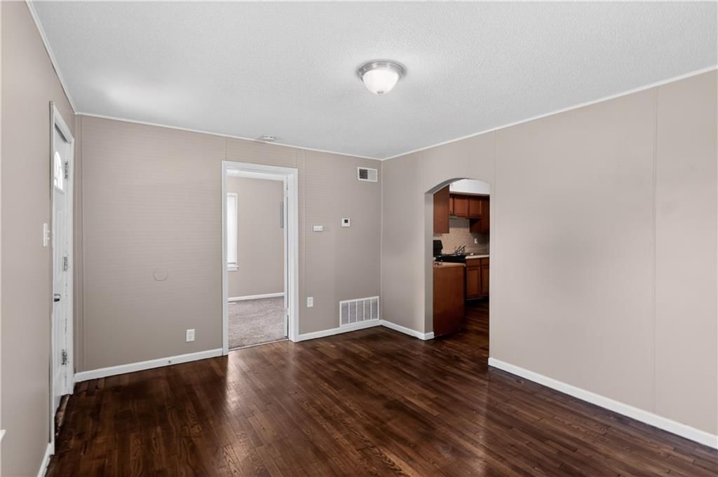 816 S Logan Avenue — photo 11
