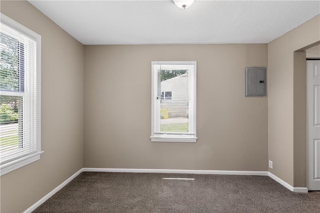 816 S Logan Avenue — photo 14
