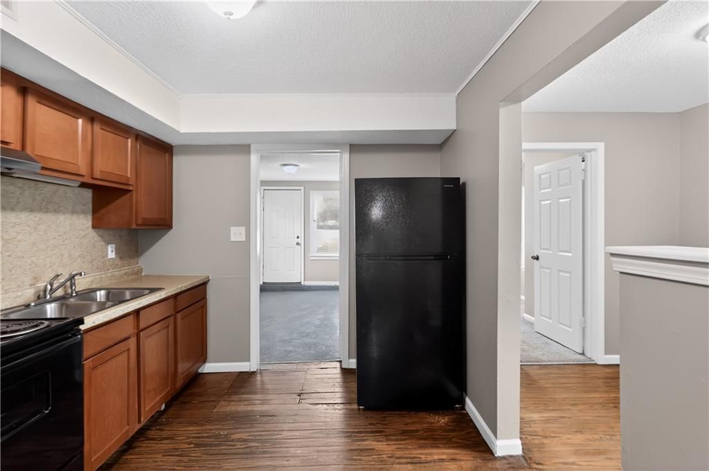 816 S Logan Avenue — photo 20