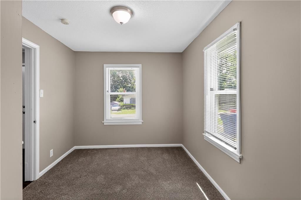816 S Logan Avenue — photo 22