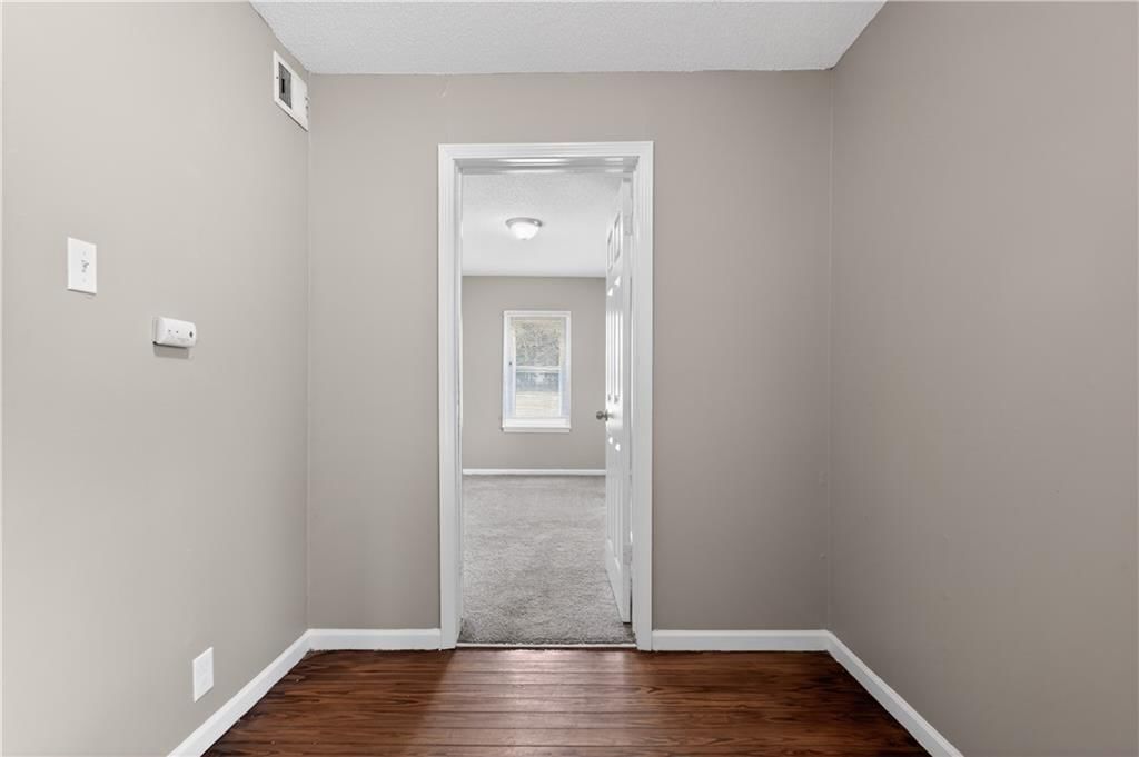 816 S Logan Avenue — photo 23