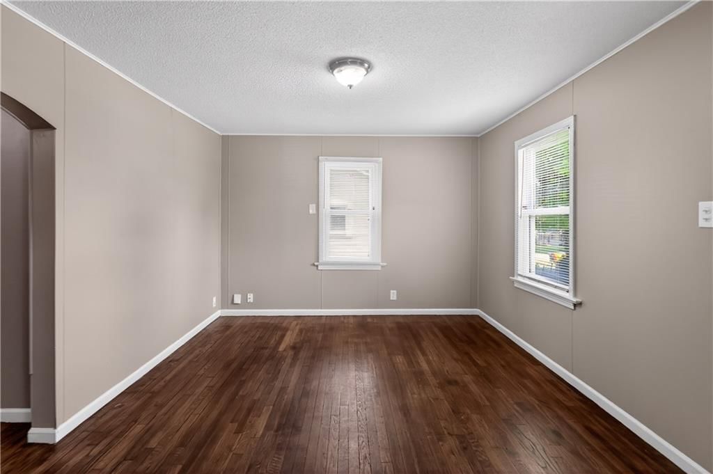 816 S Logan Avenue — photo 24