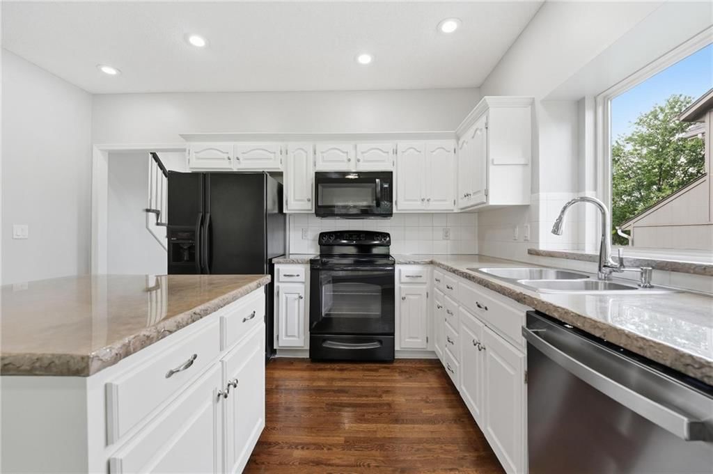 14652 W 151st Terrace — photo 7
