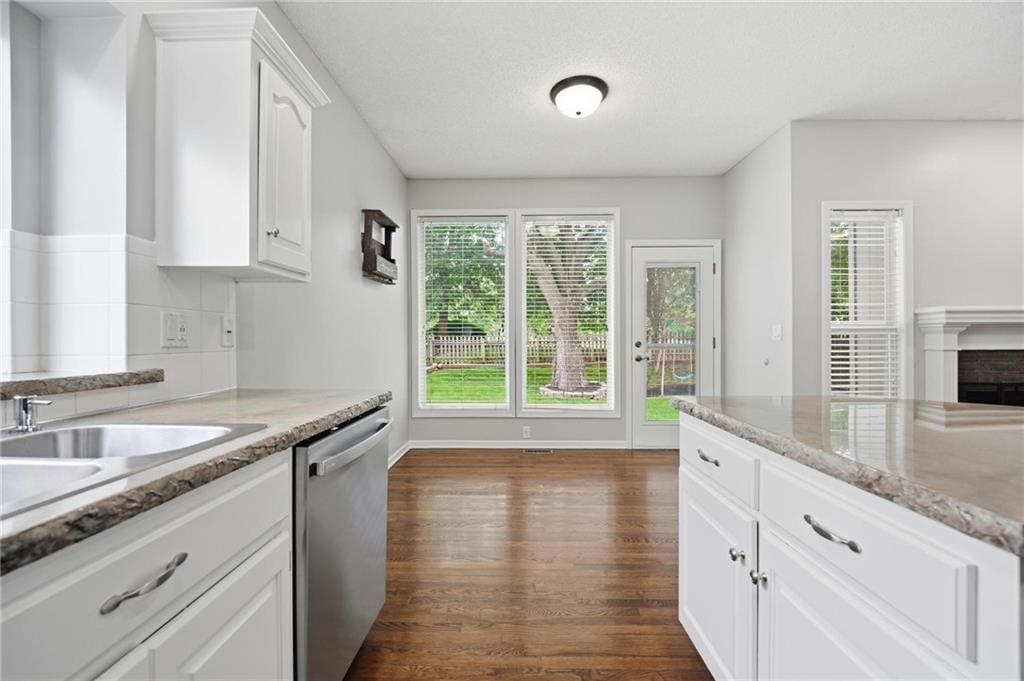 14652 W 151st Terrace — photo 8