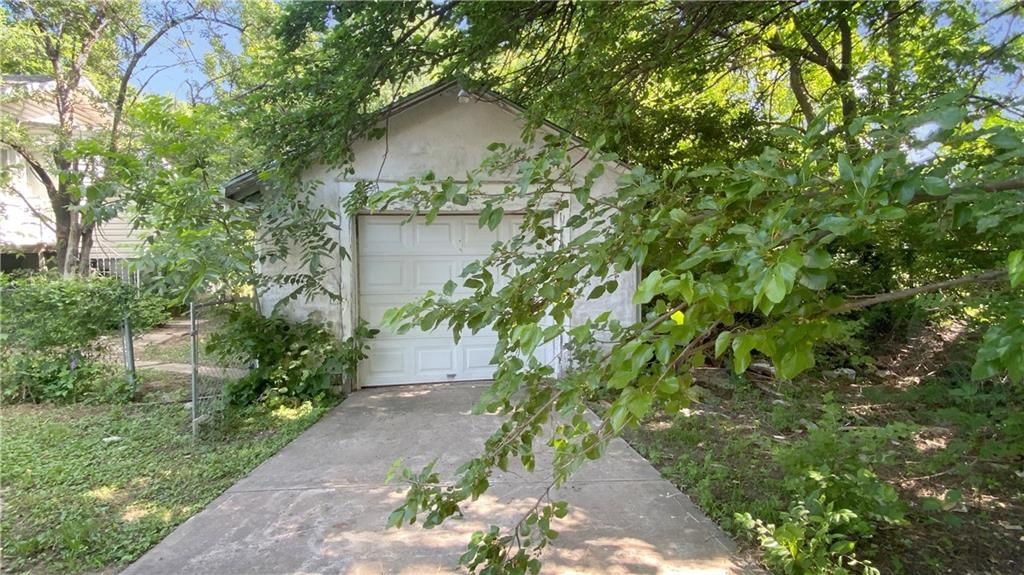 2633 S 36th Street — photo 25