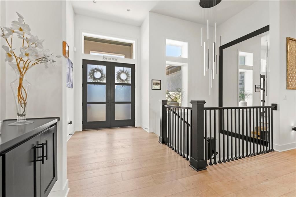 7041 N London Avenue — photo 4