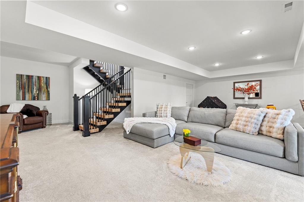 7041 N London Avenue — photo 28