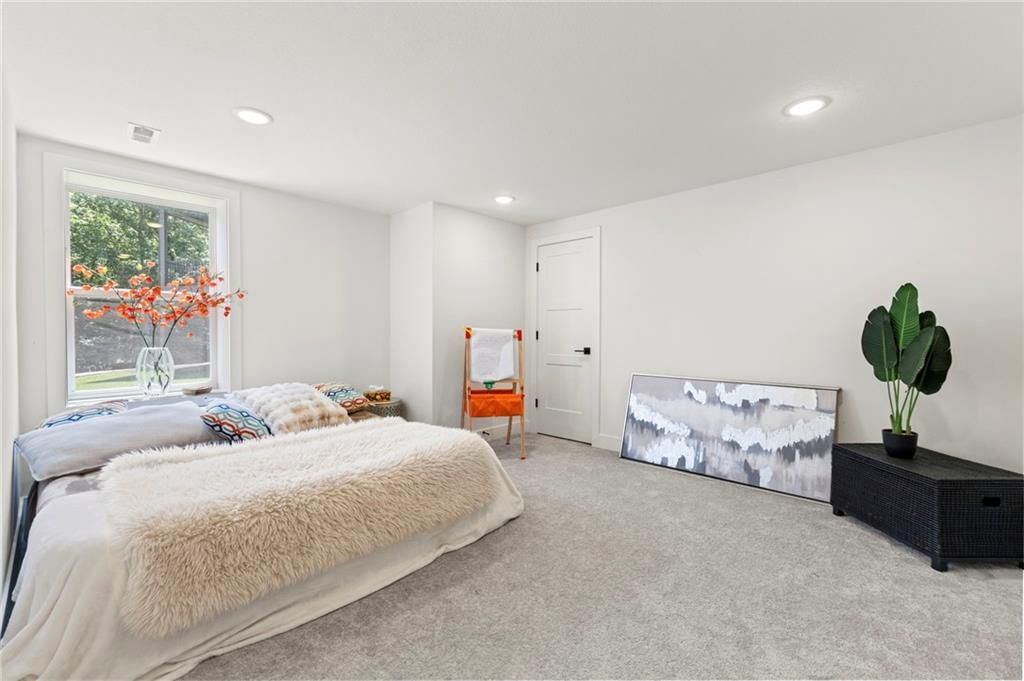 7041 N London Avenue — photo 32