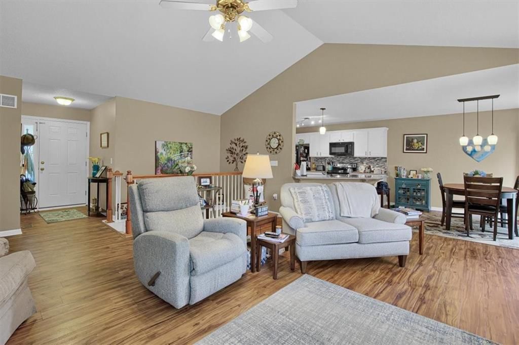 512 Brentwood Drive — photo 8