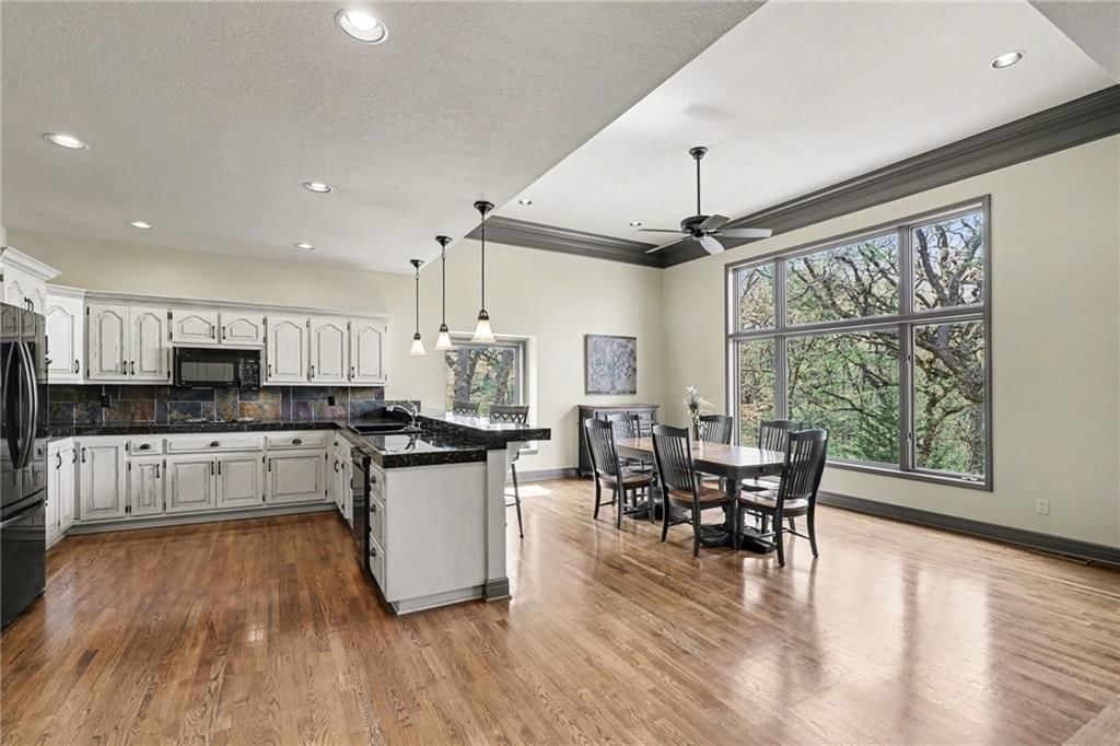 2401 SW Whispering Creek Court — photo 9