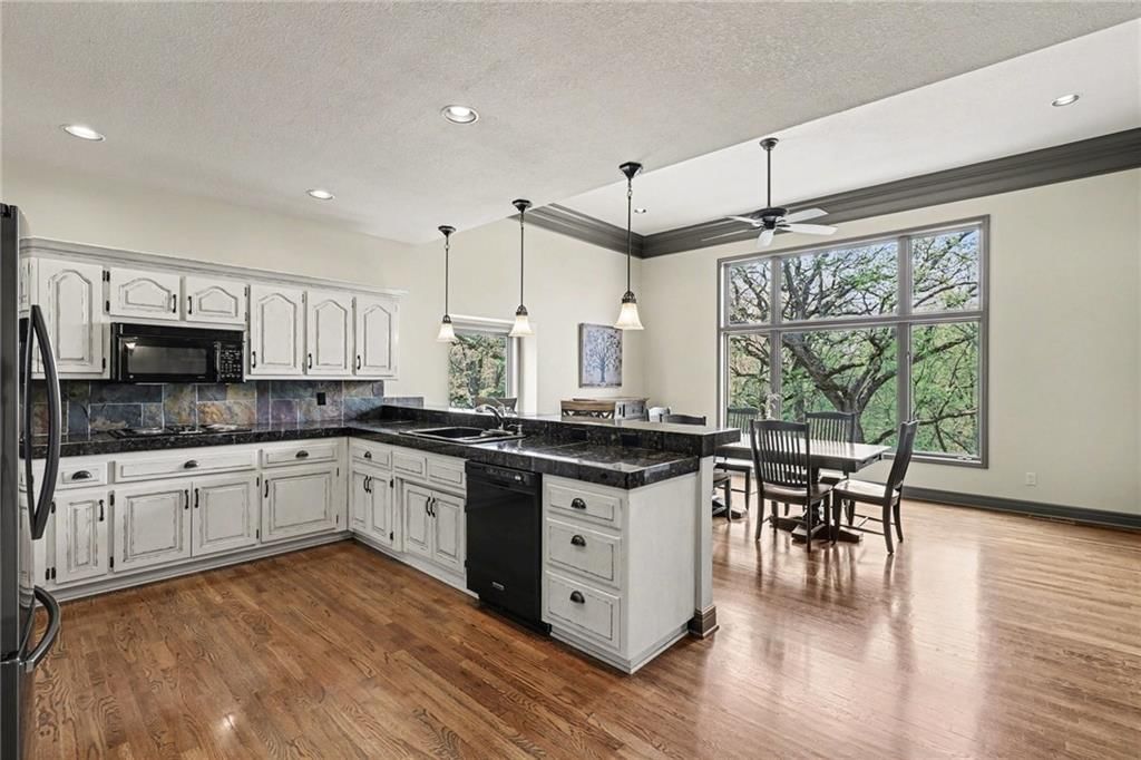 2401 SW Whispering Creek Court — photo 11