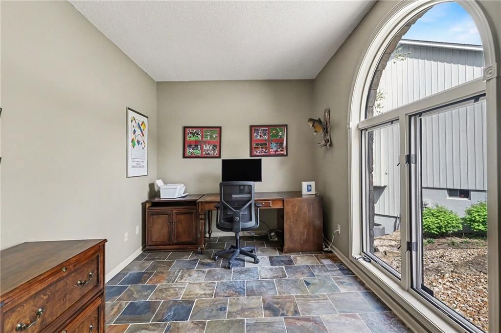 2401 SW Whispering Creek Court — photo 22