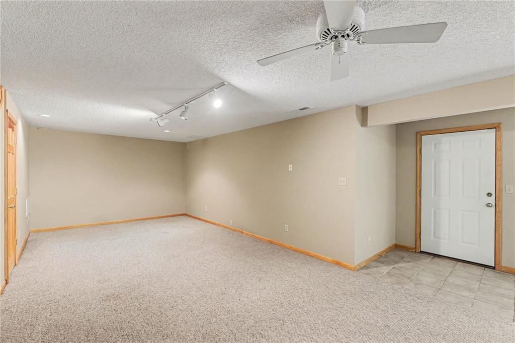 2401 SW Whispering Creek Court — photo 40