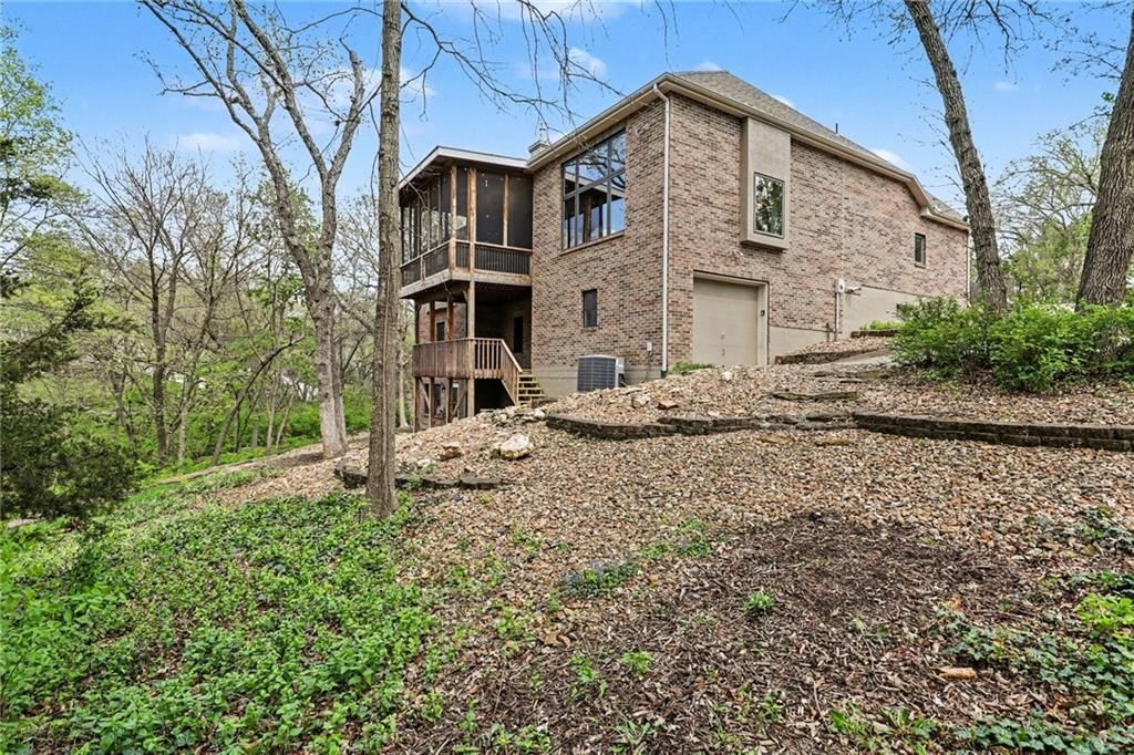 2401 SW Whispering Creek Court — photo 48