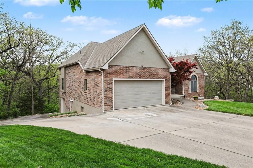 2401 SW Whispering Creek Court — photo 56