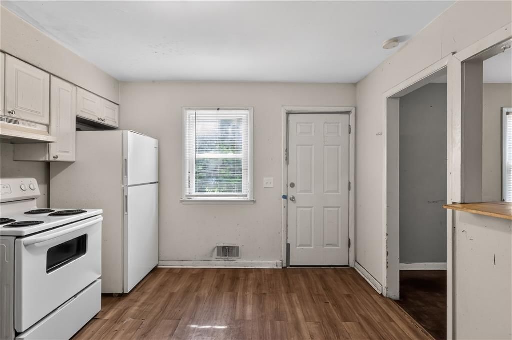 1322 E 82nd Street — photo 10