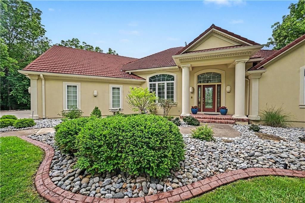 2210 SW Opossum Hollow Road — photo 5