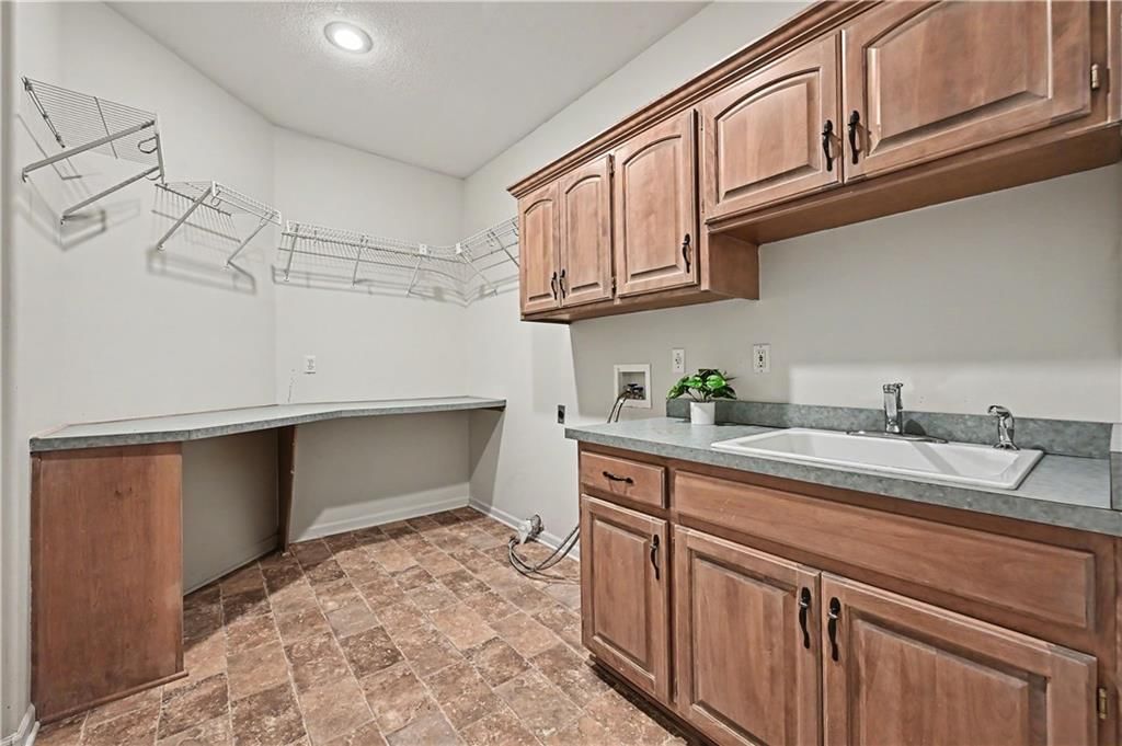 2210 SW Opossum Hollow Road — photo 17