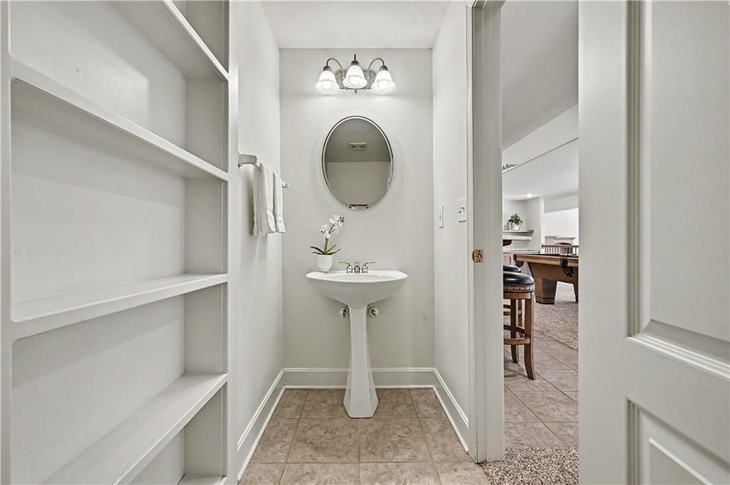 2210 SW Opossum Hollow Road — photo 33