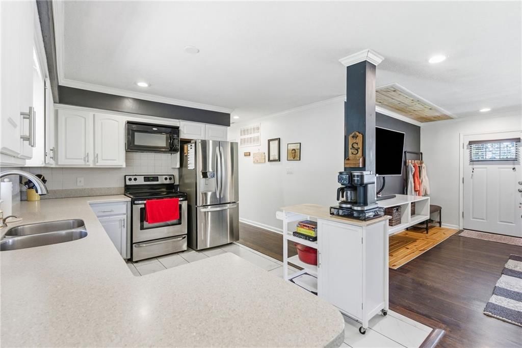 8727 Goddard Street — photo 8