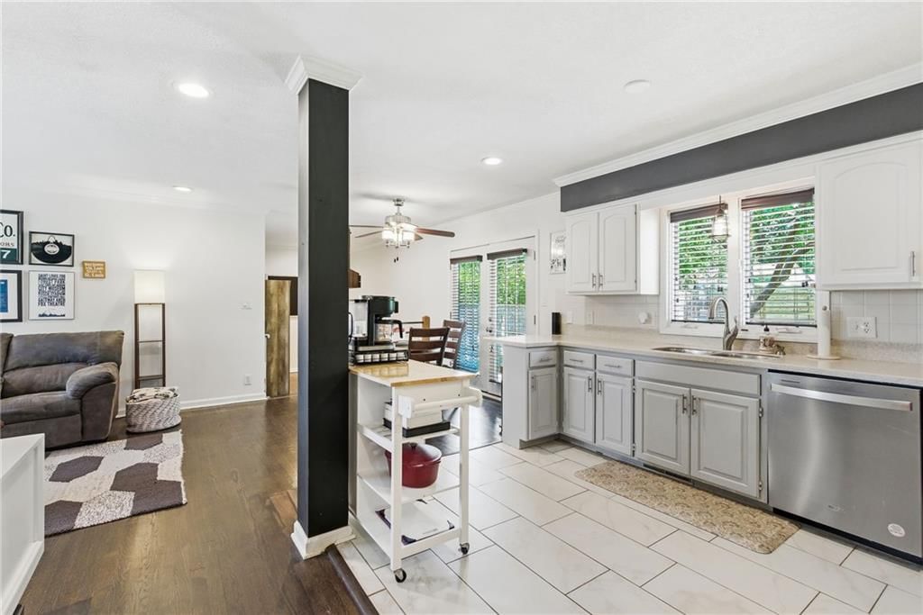 8727 Goddard Street — photo 10