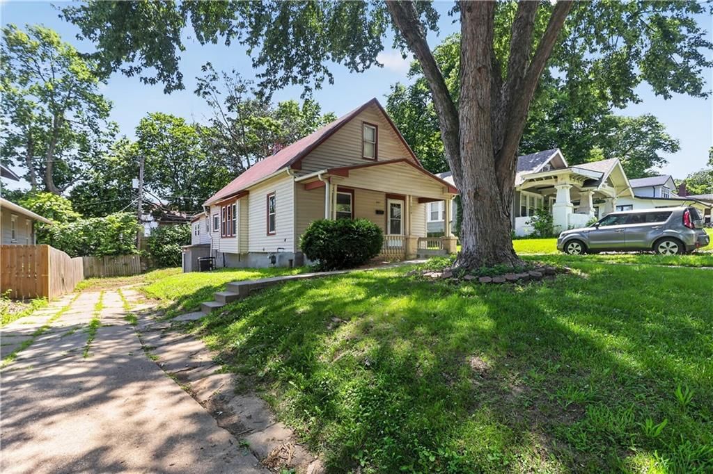 1829 Oakland Avenue — photo 2