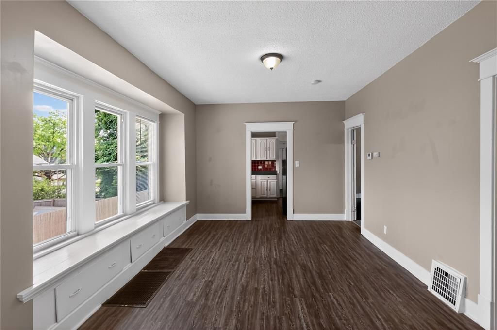 1829 Oakland Avenue — photo 11