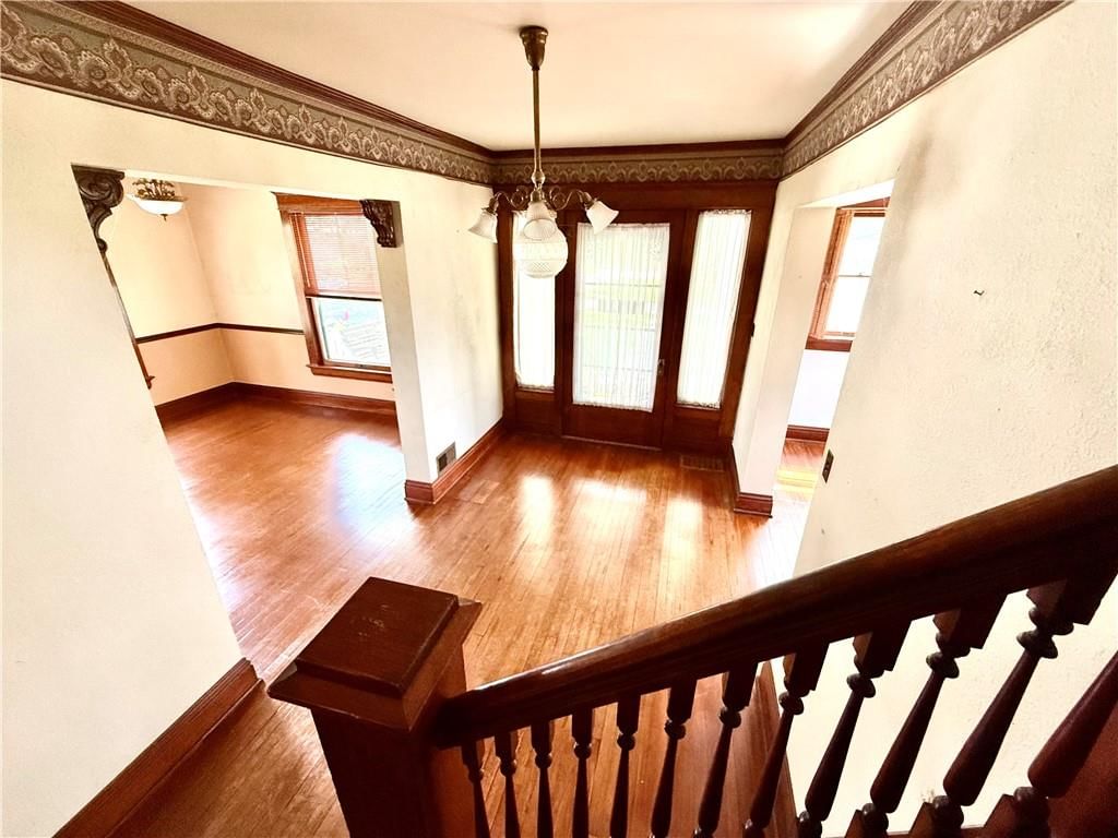 210 N Grand Avenue — photo 4