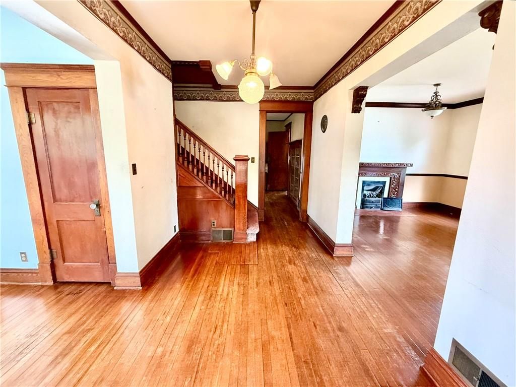 210 N Grand Avenue — photo 5
