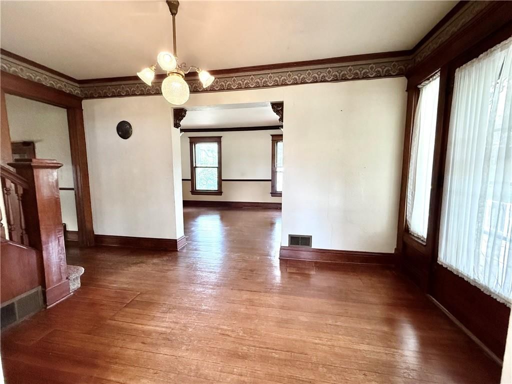 210 N Grand Avenue — photo 6