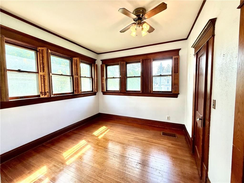210 N Grand Avenue — photo 8