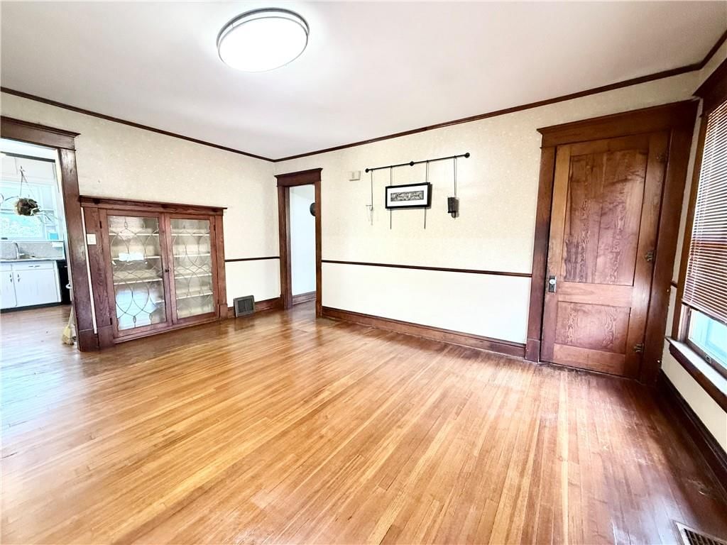 210 N Grand Avenue — photo 12