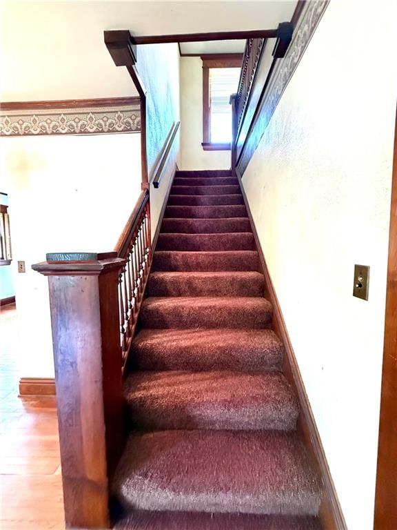 210 N Grand Avenue — photo 16