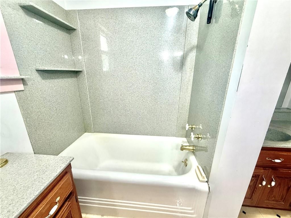 210 N Grand Avenue — photo 28