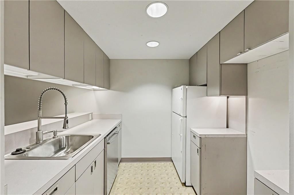 2525 Main Street — photo 15