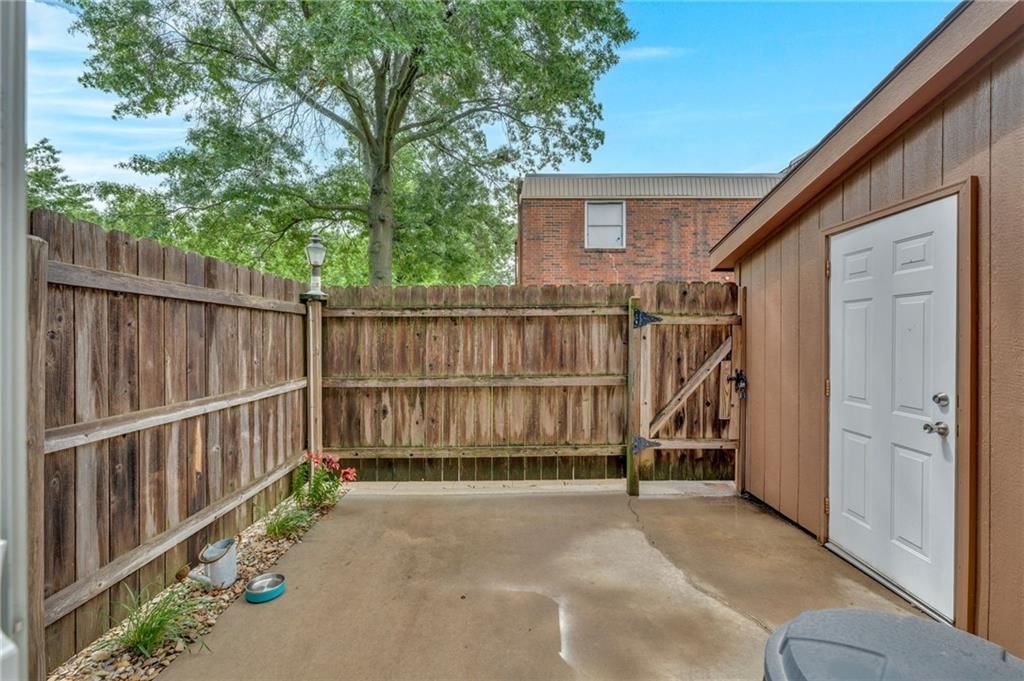 5456 SW 12th Terrace — photo 8