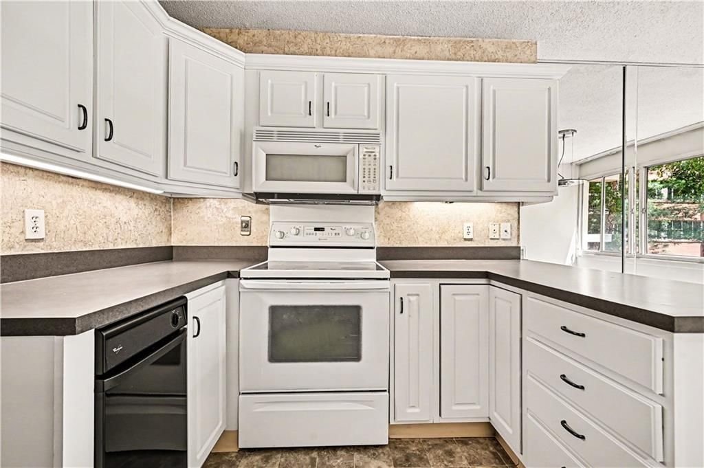 2525 Main Street — photo 13
