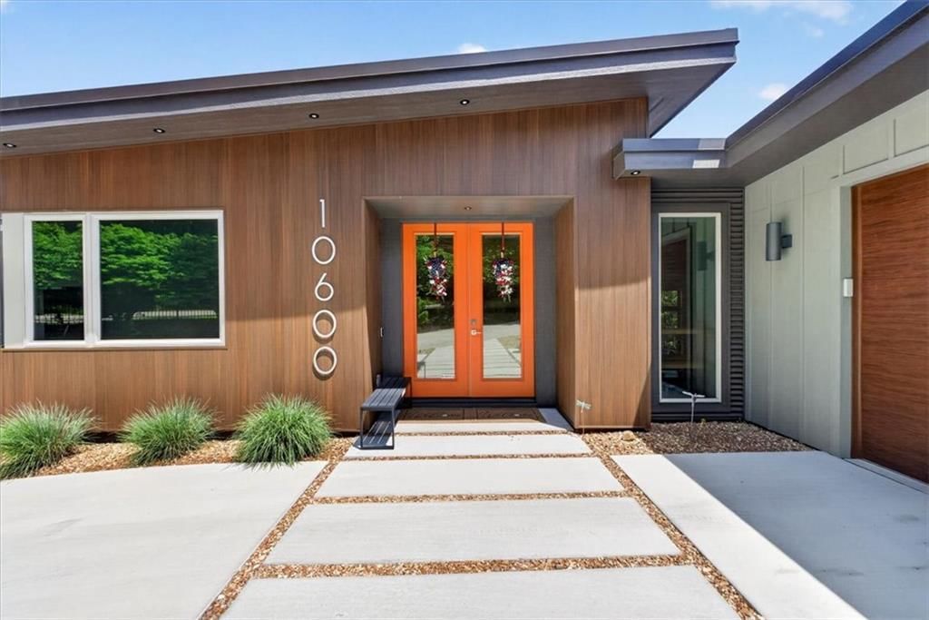 10600 Chateau Lane — photo 3