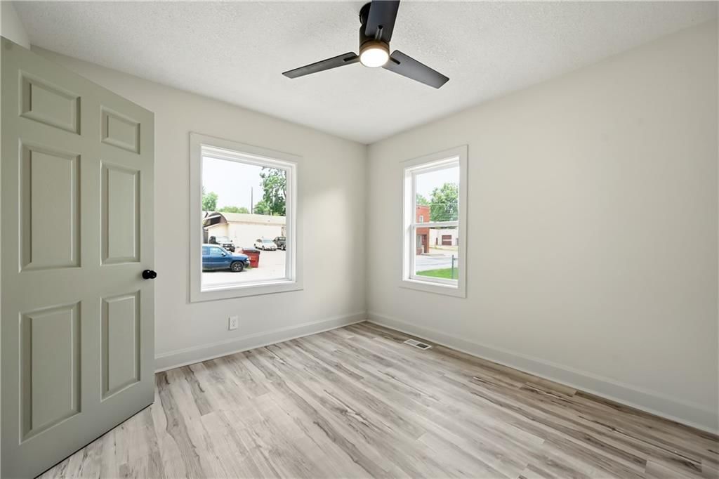 104 N Huttig Avenue — photo 19