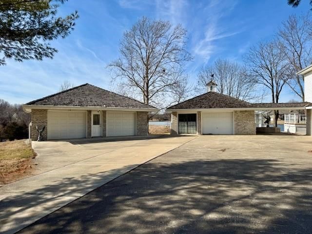 802 E Concord Drive — photo 5