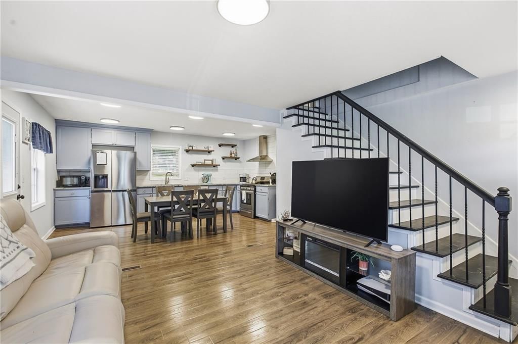 3928 Booth Street — photo 2