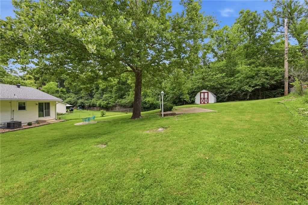 10601 Walrond Avenue — photo 34
