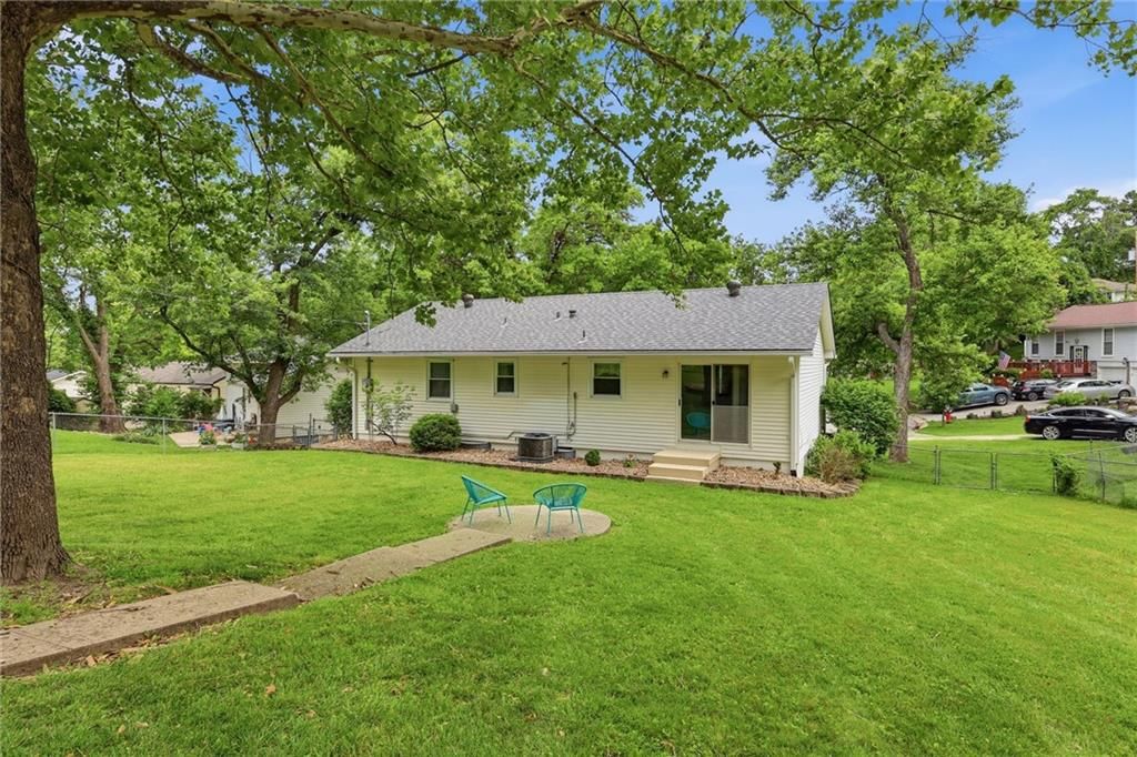 10601 Walrond Avenue — photo 35
