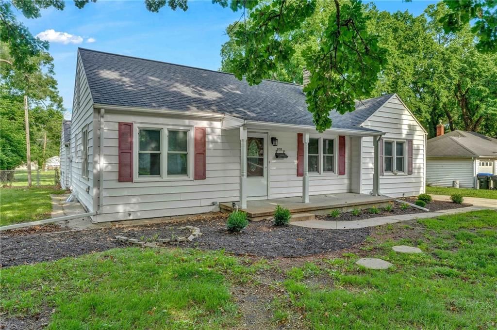 2212 SW Burnett Road — photo 4