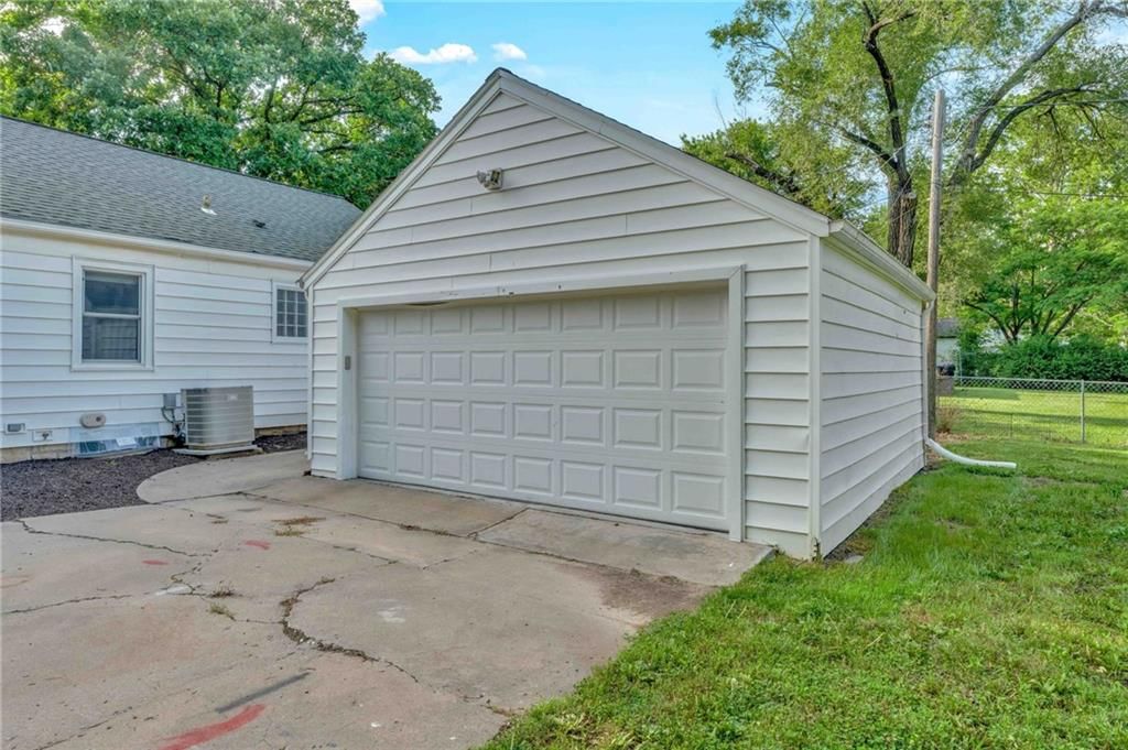 2212 SW Burnett Road — photo 33