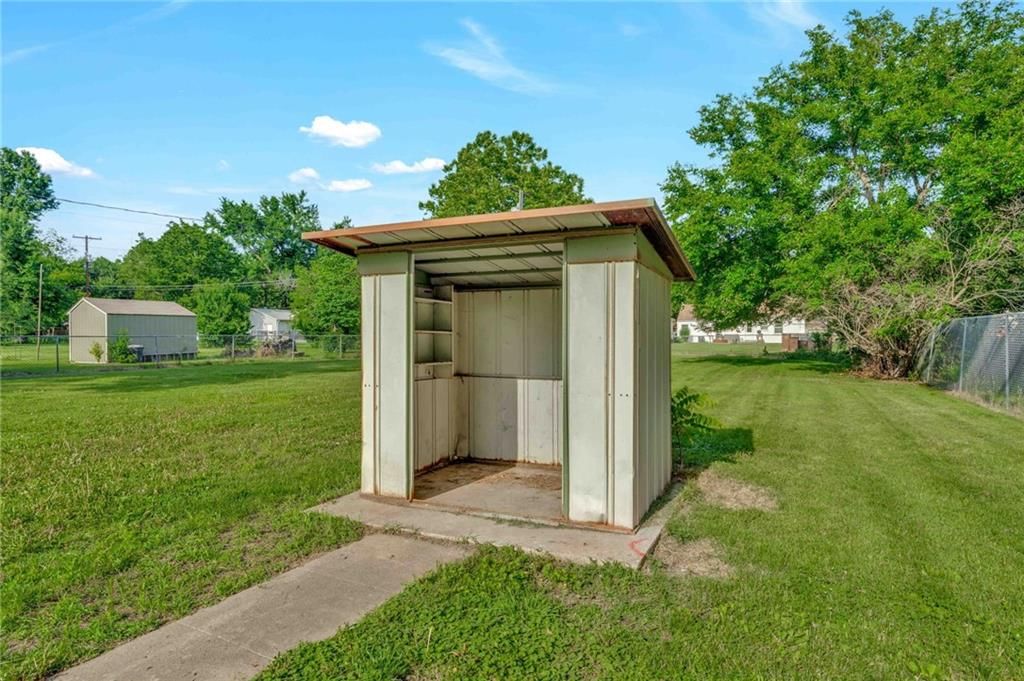 2212 SW Burnett Road — photo 37